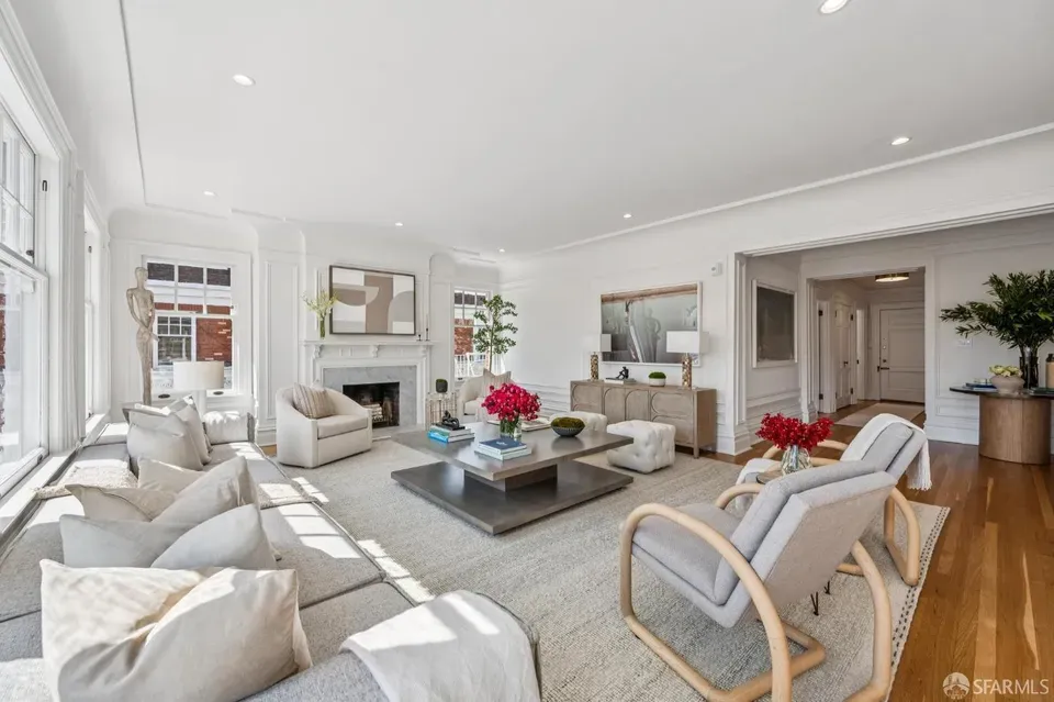 3 Bed 3 Bath Contemporary High-Rise Condo in San Francisco, CA - 4