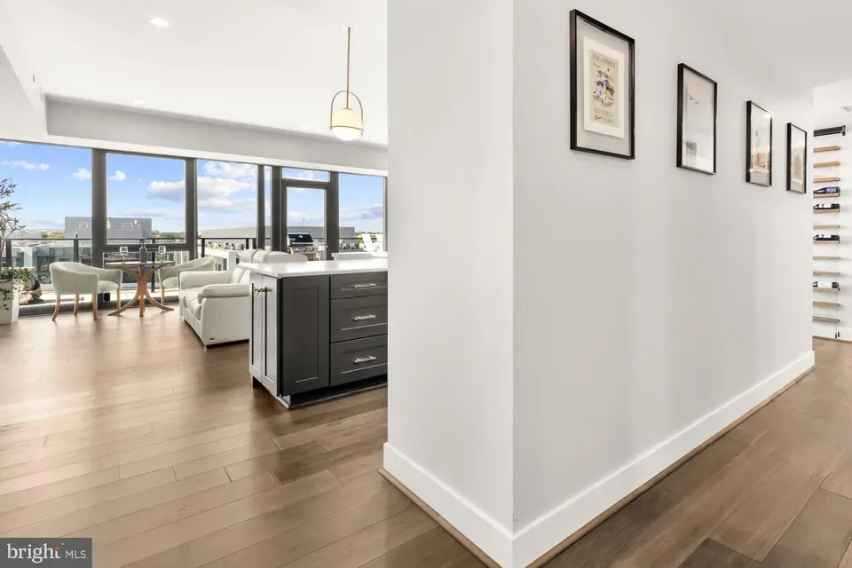 3 Bed 3 Bath Contemporary High-Rise Condo in Washington, DC - 4
