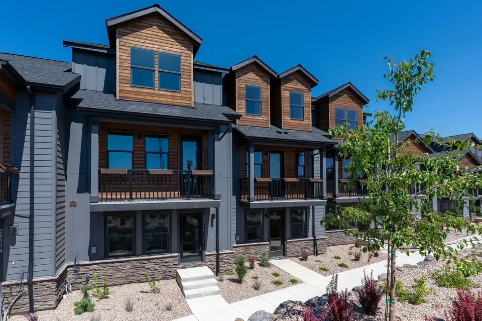 3 Bed 3 Bath Contemporary Multi-Level Townhome in Bend, OR