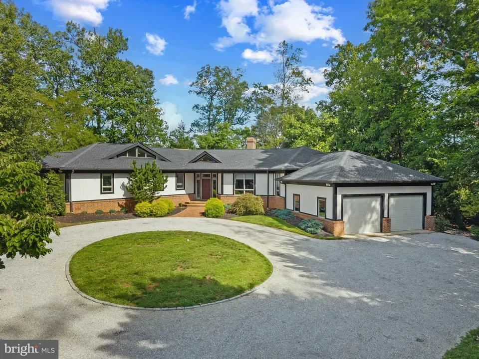 3 Bed 3 Bath Established Contemporary Home in Annapolis, MD - 2