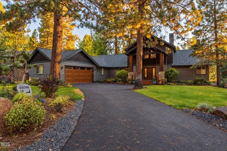 3 Bed 3 Bath Established Contemporary Home in Bend, OR
