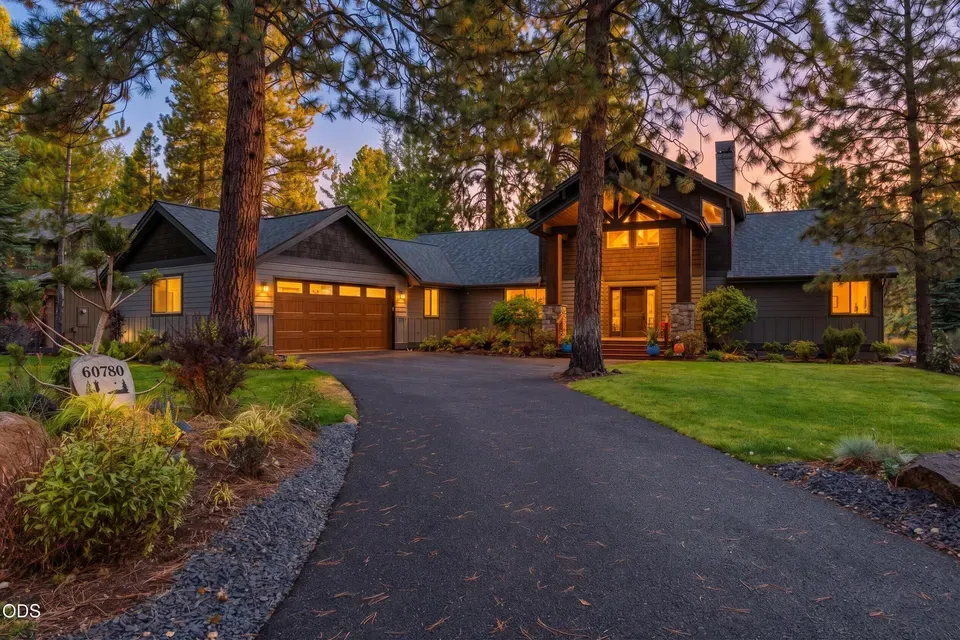 3 Bed 3 Bath Established Contemporary Home in Bend, OR - 2