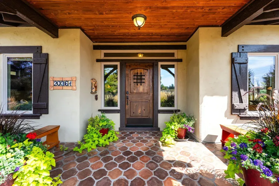 3 Bed 3 Bath Established Contemporary Home in Bend, OR - 3