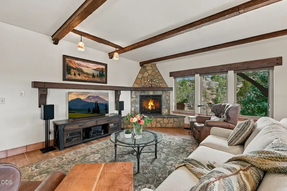 3 Bed 3 Bath Established Contemporary Home in Bend, OR - 5