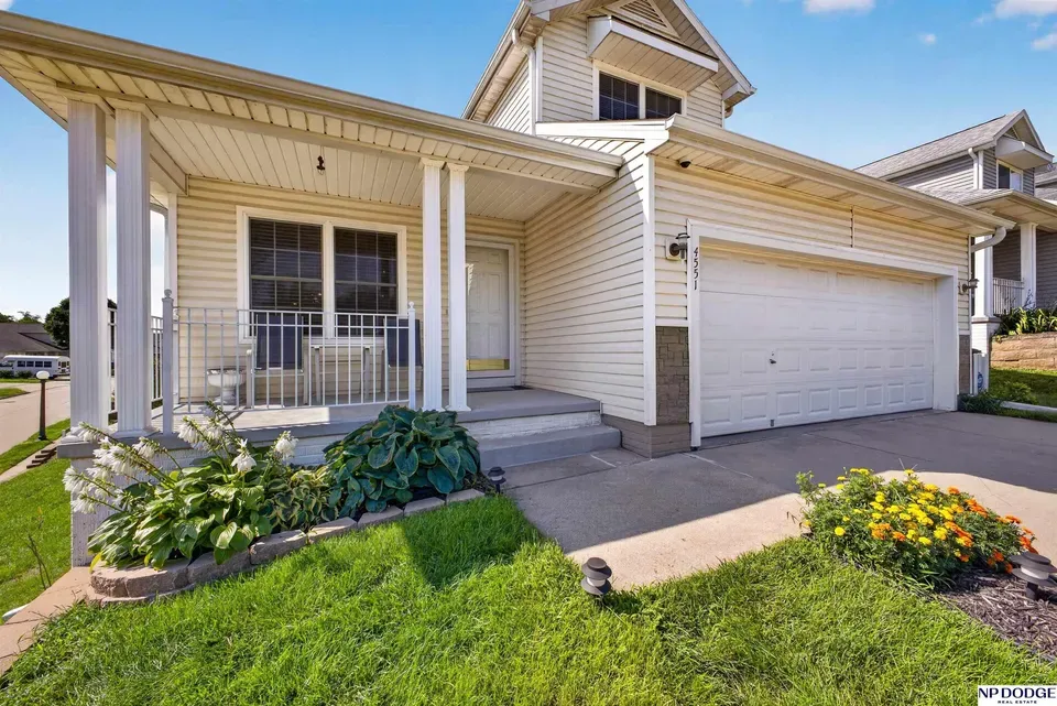 3 Bed 3 Bath Established Contemporary Home in Omaha, NE - 2