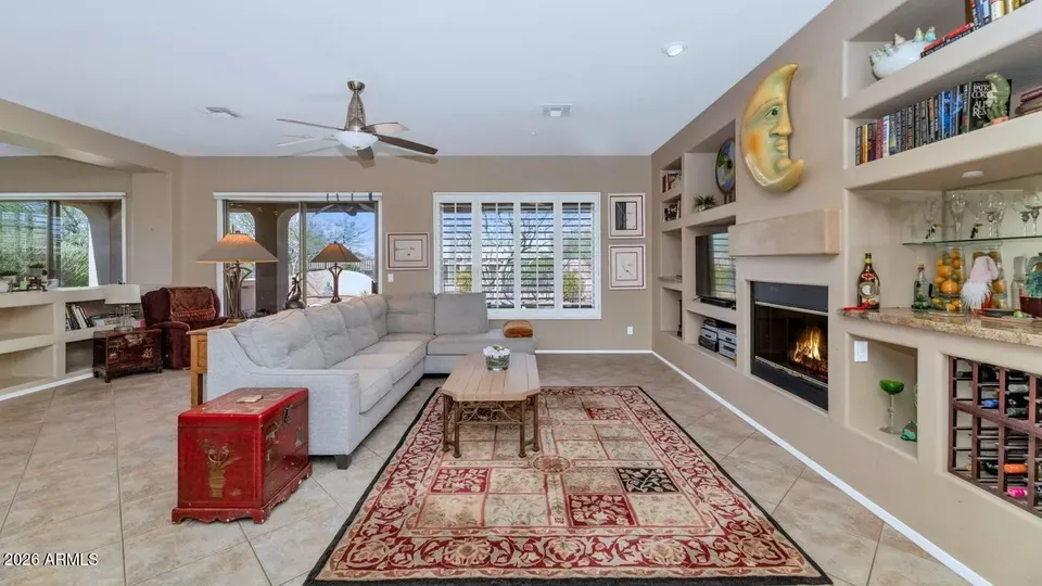 3 Bed 3 Bath Established Contemporary Home in Phoenix, AZ - 5