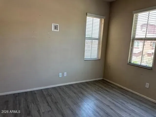 3 Bed 3 Bath Established Contemporary Home in Phoenix, AZ - 4