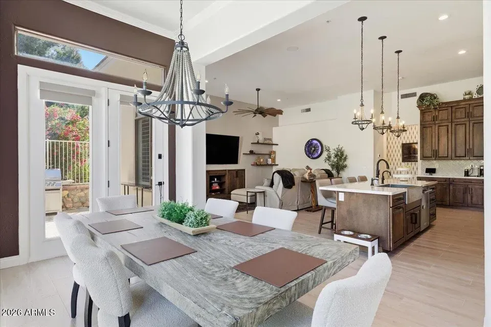 3 Bed 3 Bath Established Contemporary Home in Scottsdale, AZ - 2