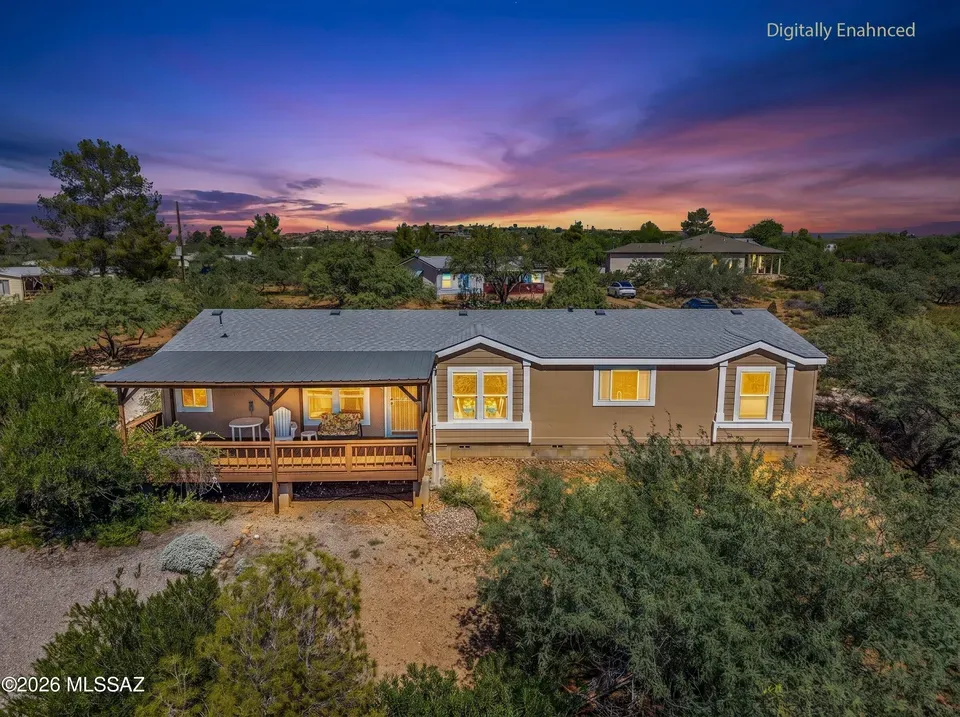 3 Bed 3 Bath Established Contemporary Home in Tucson, AZ - 2
