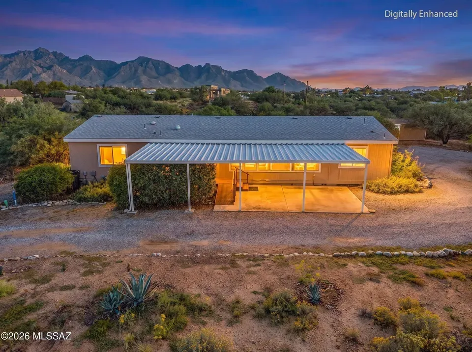 3 Bed 3 Bath Established Contemporary Home in Tucson, AZ - 3