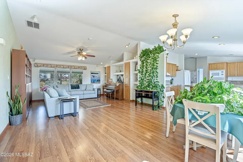 3 Bed 3 Bath Established Contemporary Home in Tucson, AZ - 5