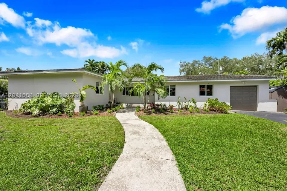 3 Bed 3 Bath Established Mid-Century Residence in Coral Gables, FL - 1