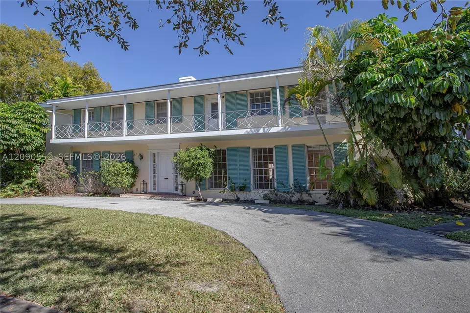 3 Bed 3 Bath Established Mid-Century Residence in Coral Gables, FL - 2