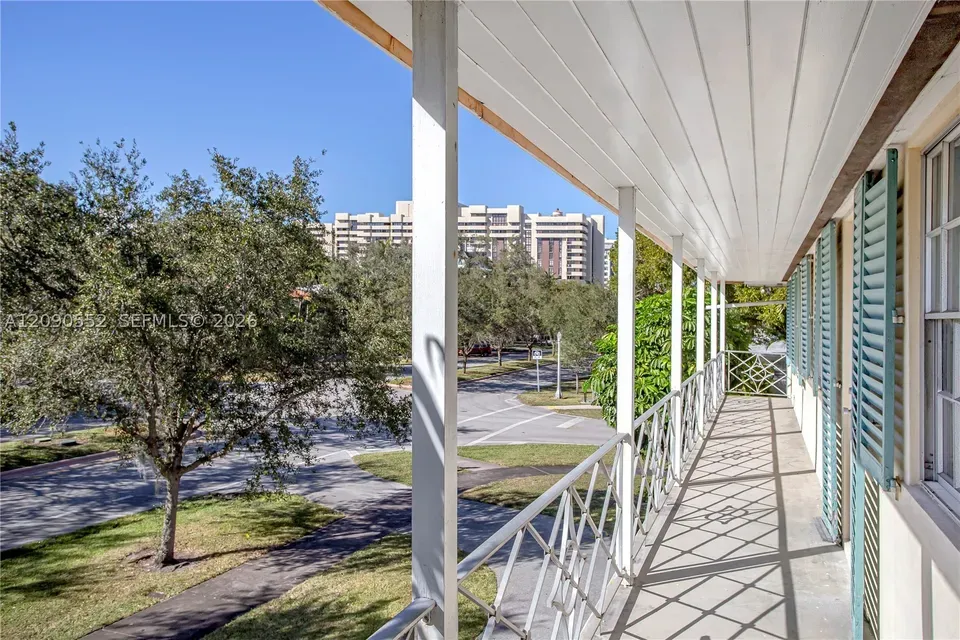 3 Bed 3 Bath Established Mid-Century Residence in Coral Gables, FL - 3