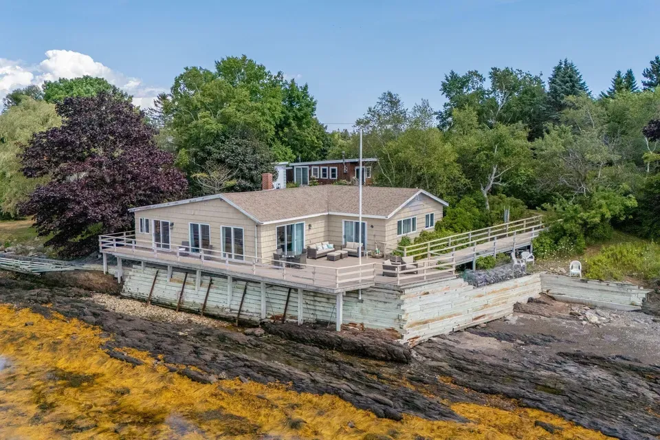 3 Bed 3 Bath Established Mid-Century Residence in Portland, ME - 1