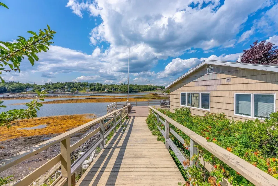 3 Bed 3 Bath Established Mid-Century Residence in Portland, ME - 3