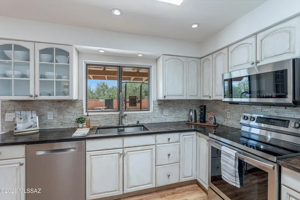 3 Bed 3 Bath Established Mid-Century Residence in Tucson, AZ - 4