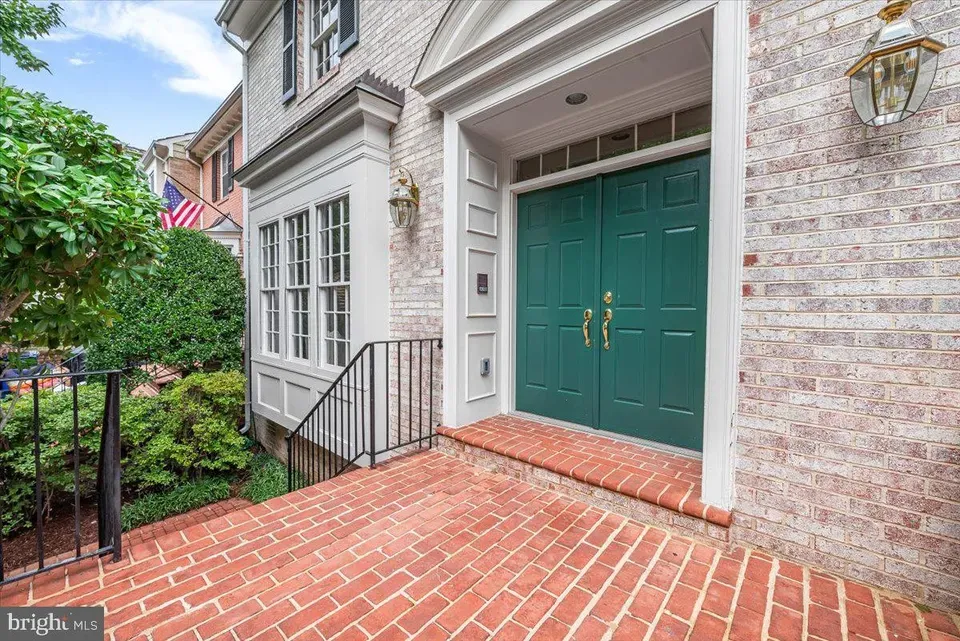 3 Bed 3 Bath Established Multi-Level Townhouse in Bethesda, MD - 3