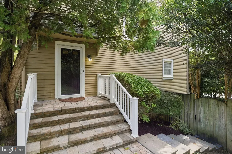 3 Bed 3 Bath Established Multi-Level Townhouse in Bethesda, MD - 3