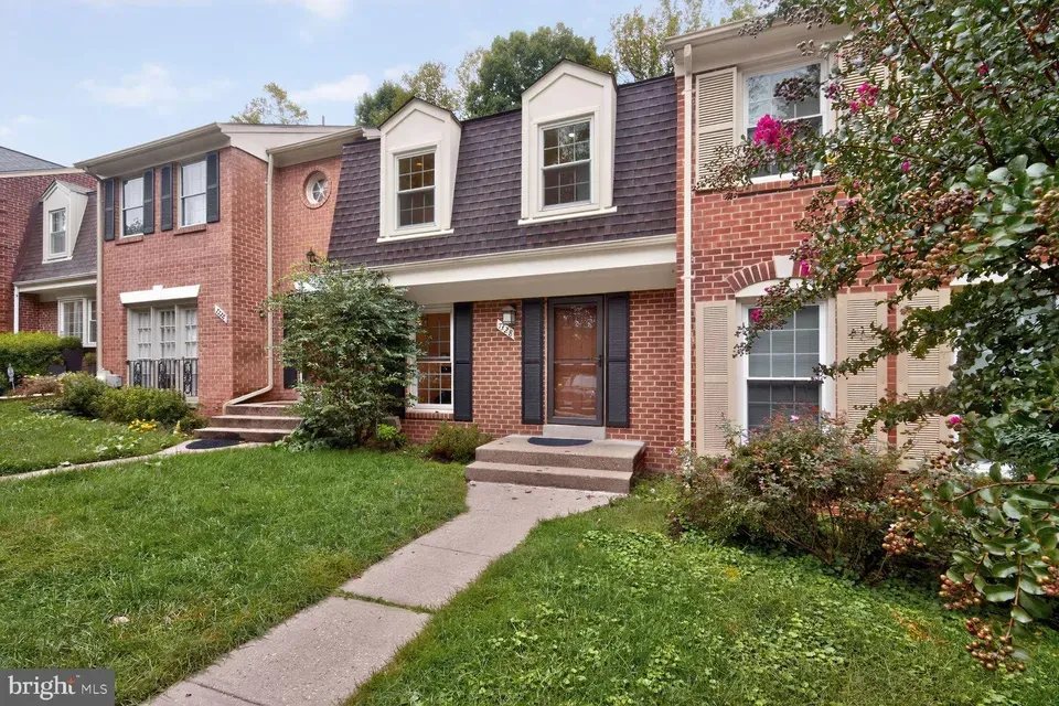 3 Bed 3 Bath Established Multi-Level Townhouse in Bethesda, MD