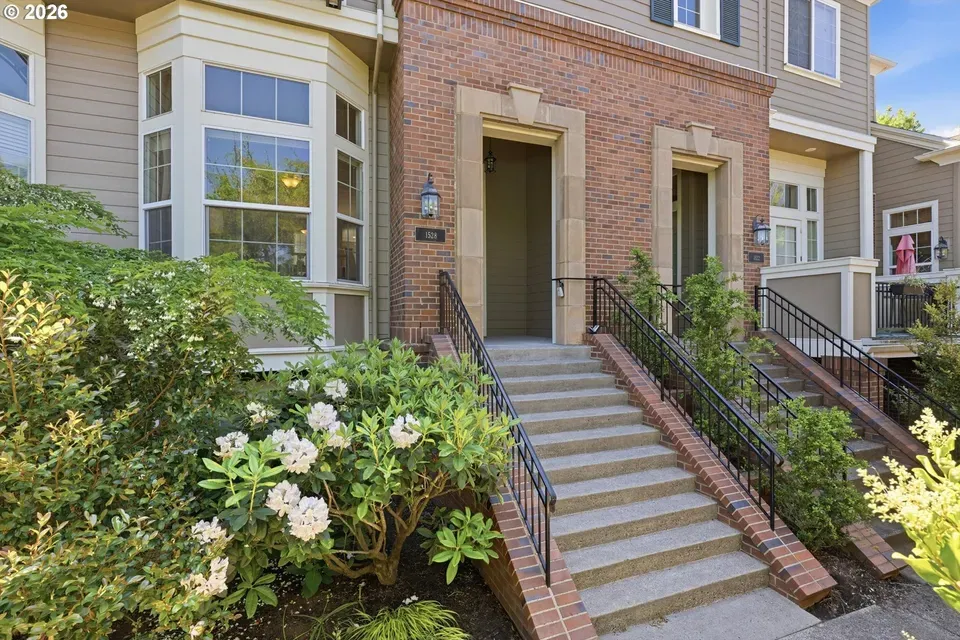 3 Bed 3 Bath Established Multi-Level Townhouse in Hillsboro, OR - 1