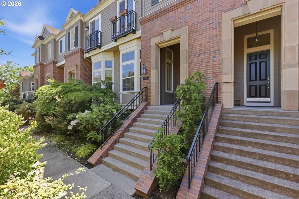 3 Bed 3 Bath Established Multi-Level Townhouse in Hillsboro, OR - 3