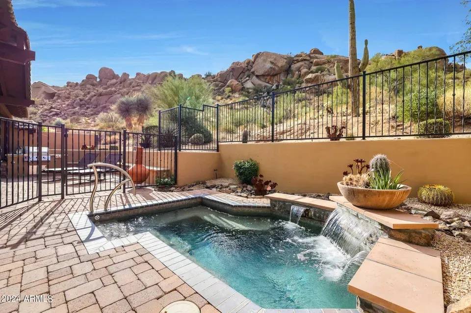 3 Bed 3 Bath Established Multi-Level Townhouse in Scottsdale, AZ - 2