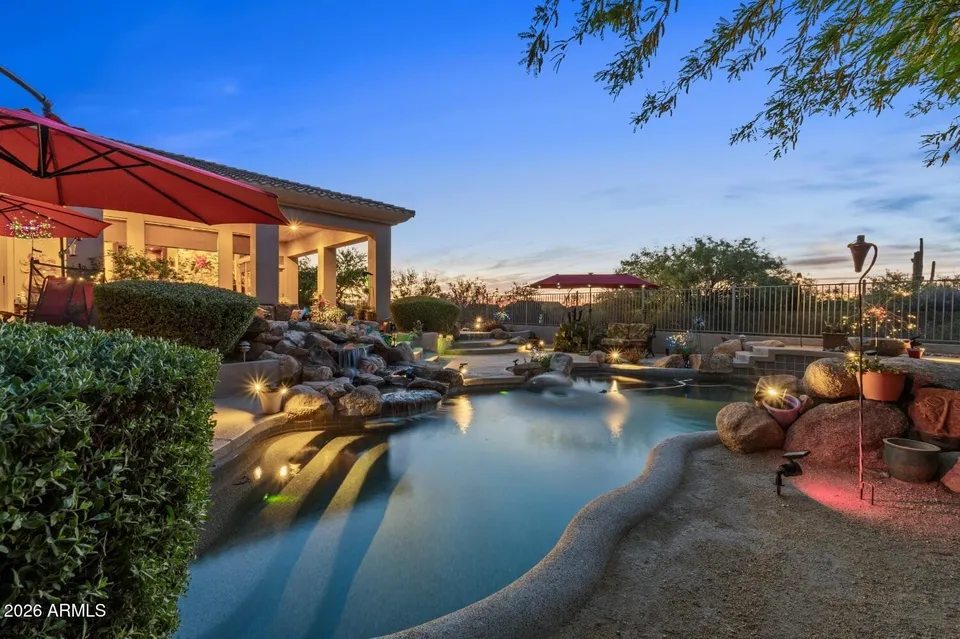 3 Bed 3 Bath Mid-Century Modern in Phoenix, AZ