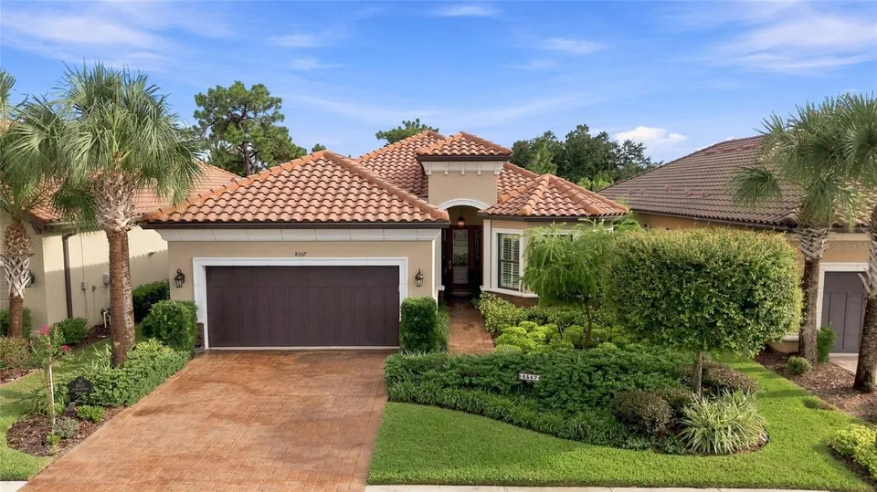 3 Bed 3 Bath Modern Farmhouse in Tampa, FL