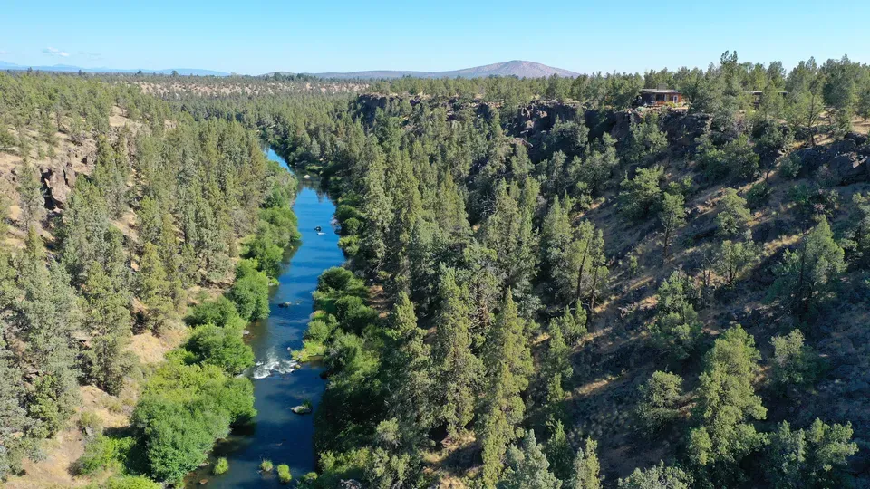 3 Bed 3 Bath Modern Architectural Estate in Bend, OR