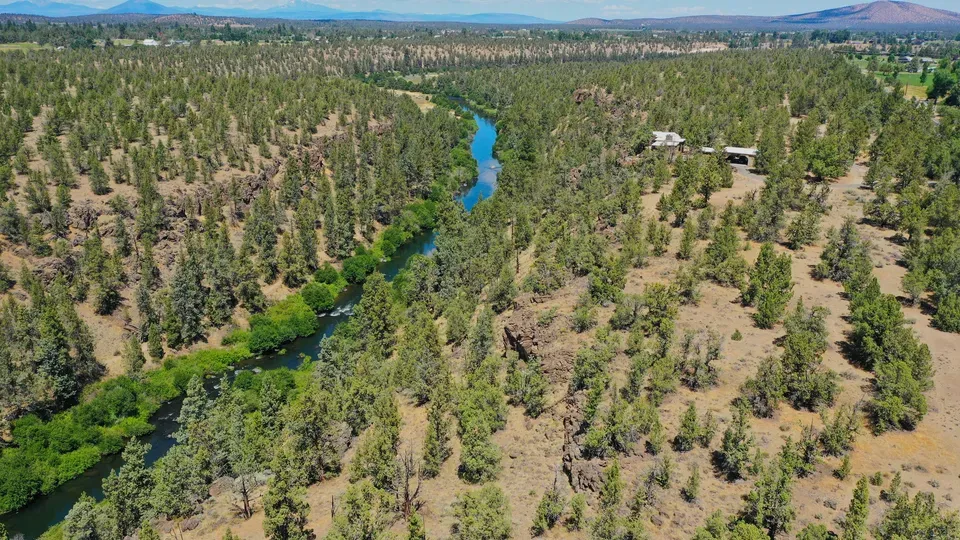 3 Bed 3 Bath Modern Architectural Estate in Bend, OR - 3
