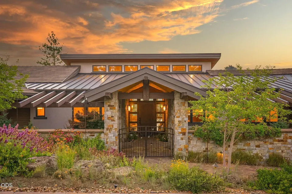 3 Bed 3 Bath Modern Architectural Estate in Bend, OR - 3