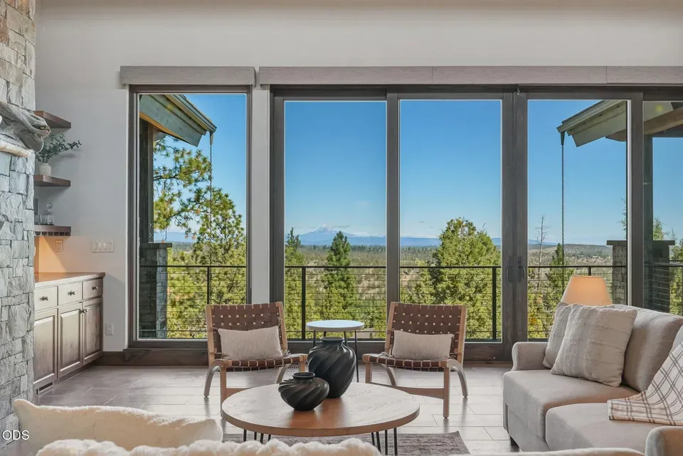 3 Bed 3 Bath Modern Architectural Estate in Bend, OR - 5