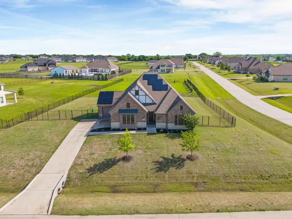 3 Bed 3 Bath Modern Contemporary Residence in Allen, TX - 1