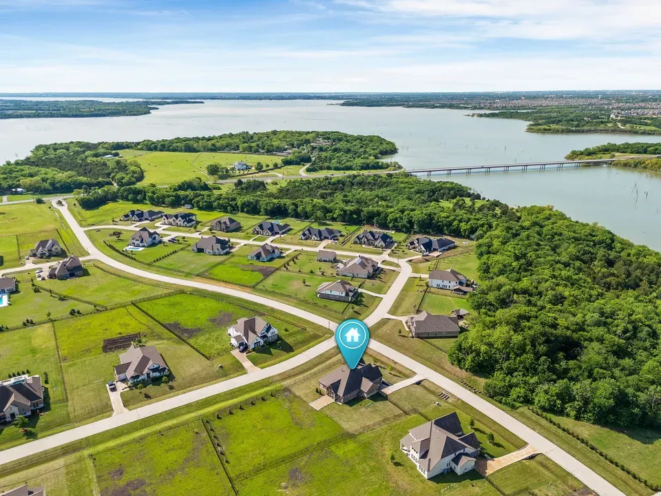 3 Bed 3 Bath Modern Contemporary Residence in Allen, TX - 2