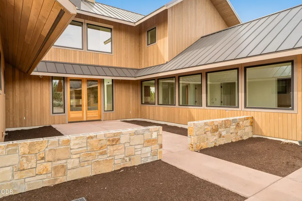3 Bed 3 Bath Modern Contemporary Residence in Bend, OR - 4