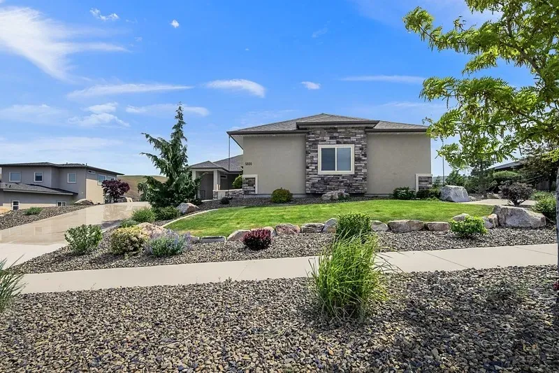 3 Bed 3 Bath Modern Contemporary Residence in Boise, ID - 4