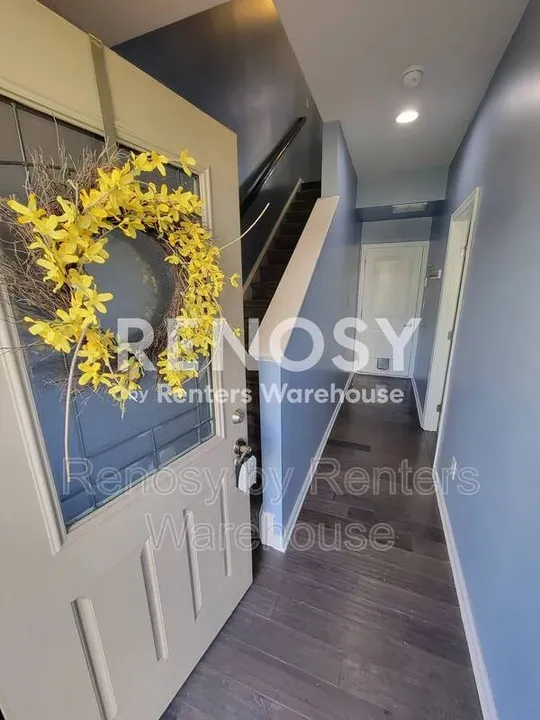 3 Bed 3 Bath Modern Contemporary Residence in Chesapeake, VA - 2
