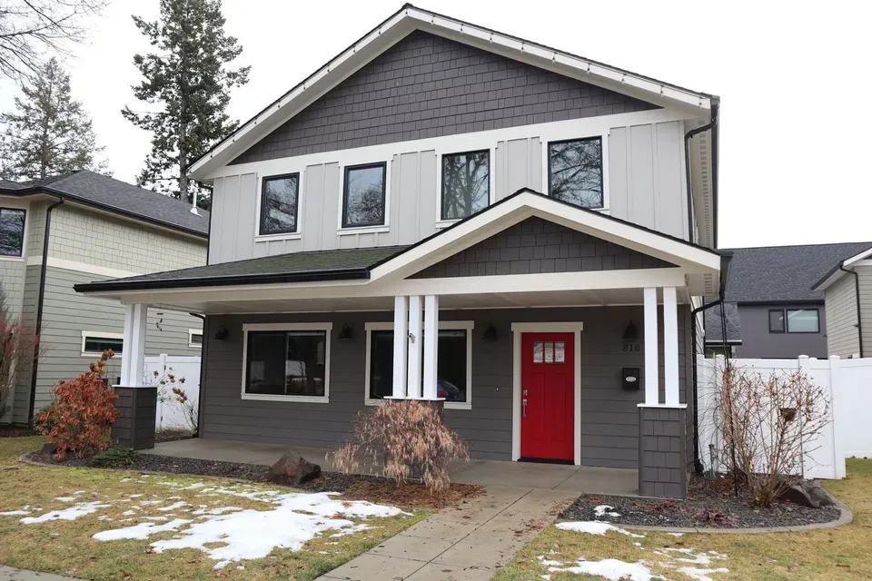 3 Bed 3 Bath Modern Contemporary Residence in Coeur d Alene, ID