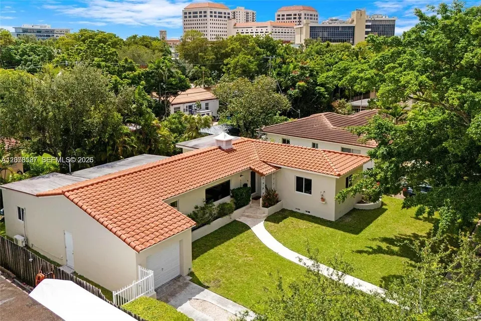 3 Bed 3 Bath Modern Contemporary Residence in Coral Gables, FL - 1