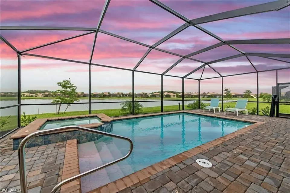 3 Bed 3 Bath Modern Contemporary Residence in Fort Myers, FL