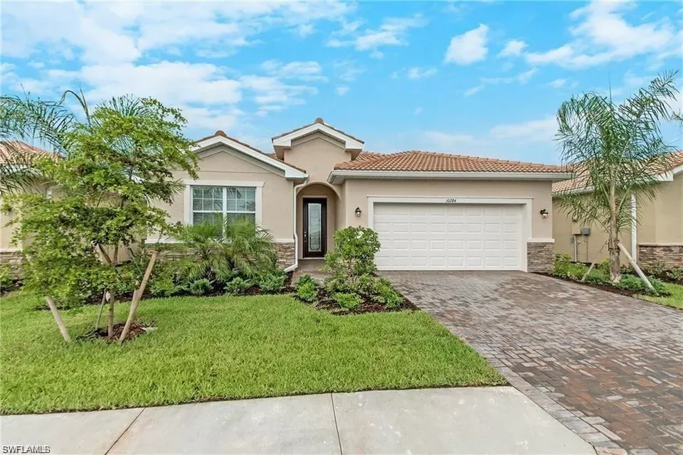 3 Bed 3 Bath Modern Contemporary Residence in Fort Myers, FL - 2