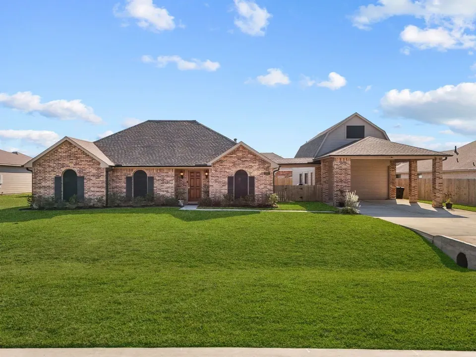 3 Bed 3 Bath Modern Contemporary Residence in League City, TX - 1