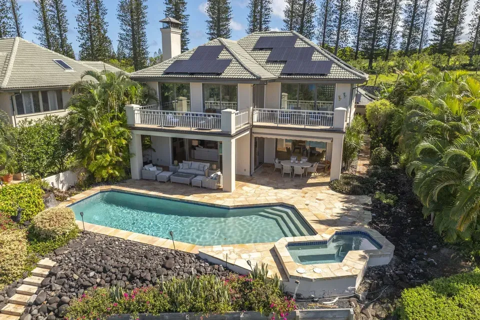3 Bed 3 Bath Modern Contemporary Residence in Maui, HI - 1