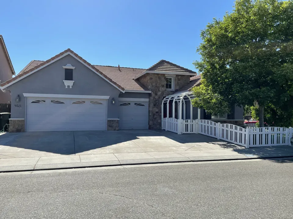 3 Bed 3 Bath Modern Contemporary Residence in Modesto, CA - 2