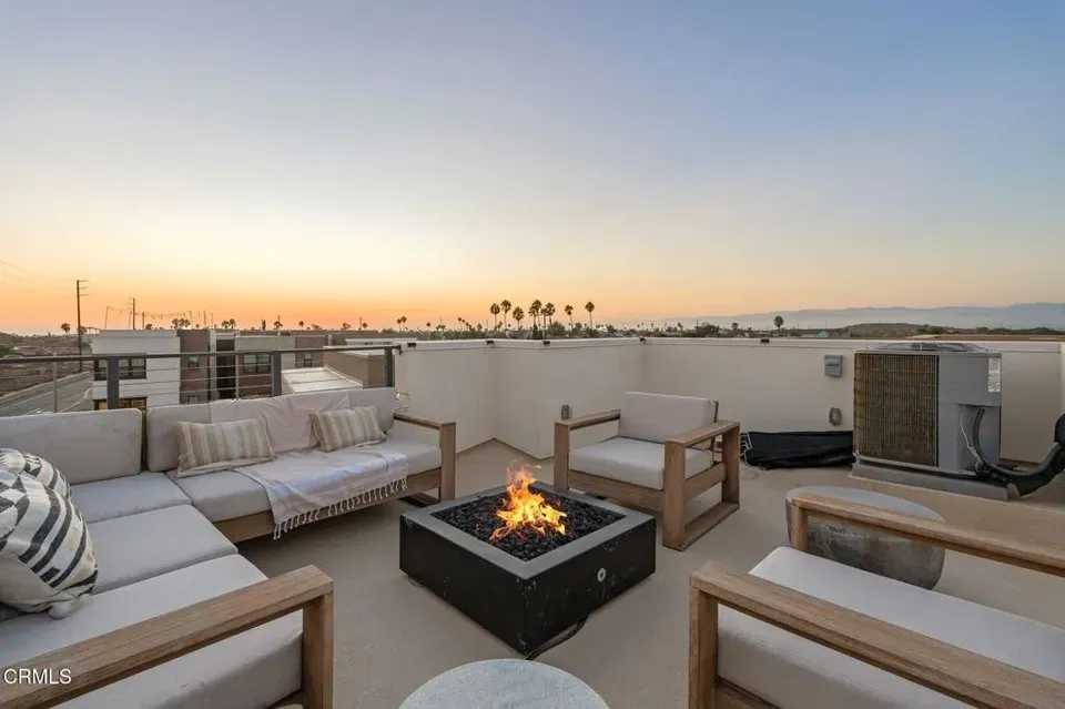 3 Bed 3 Bath Modern Contemporary Residence in Oxnard, CA - 3