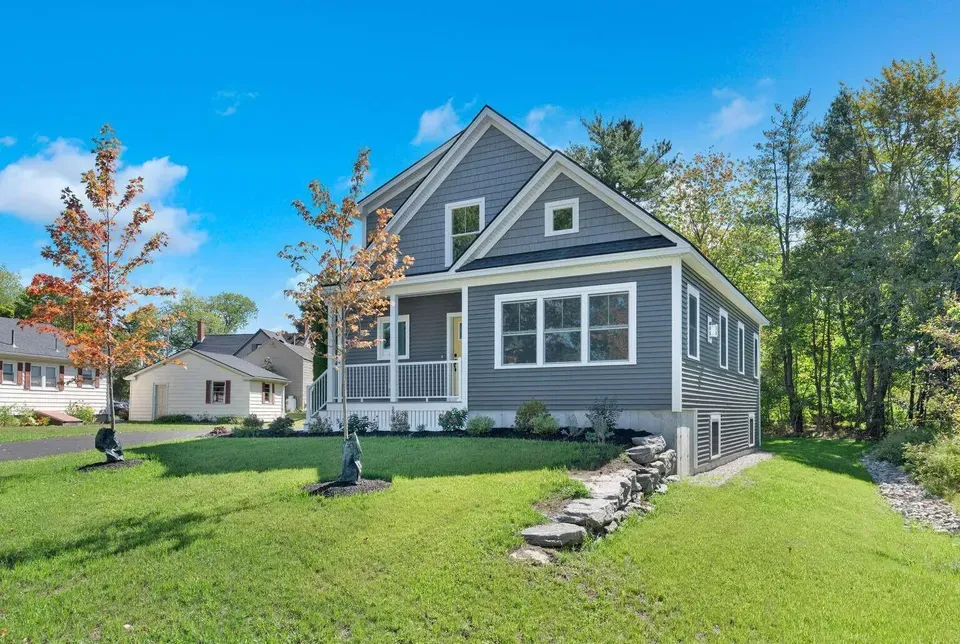 3 Bed 3 Bath Modern Contemporary Residence in Portland, ME - 2