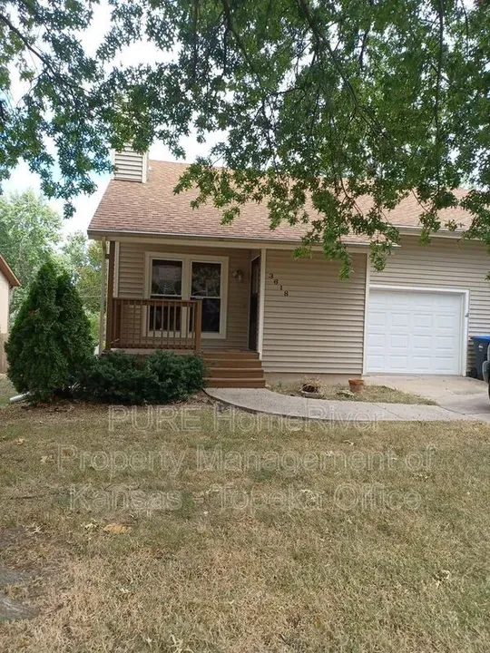 3 Bed 3 Bath Modern Contemporary Residence in Topeka, KS - 1