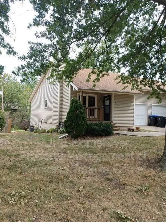 3 Bed 3 Bath Modern Contemporary Residence in Topeka, KS - 2