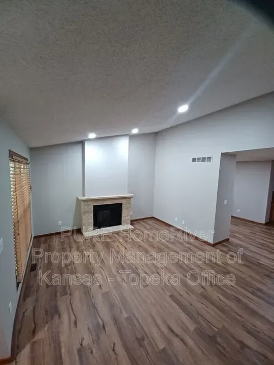 3 Bed 3 Bath Modern Contemporary Residence in Topeka, KS - 4